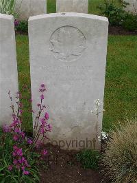 Etaples Military Cemetery - Hunt, Tillford Duval